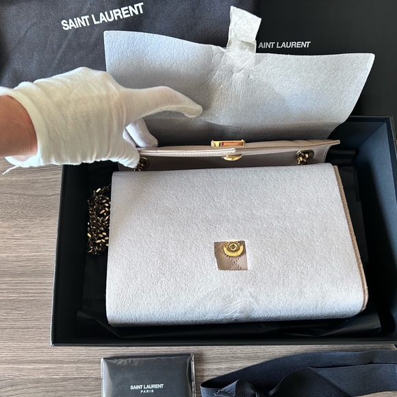 🔥YSL ENVELOPE MEDIUM IN QUILTED GRAIN DE POUDRE EMBOSSED LEATHER - Picture 6 of 16